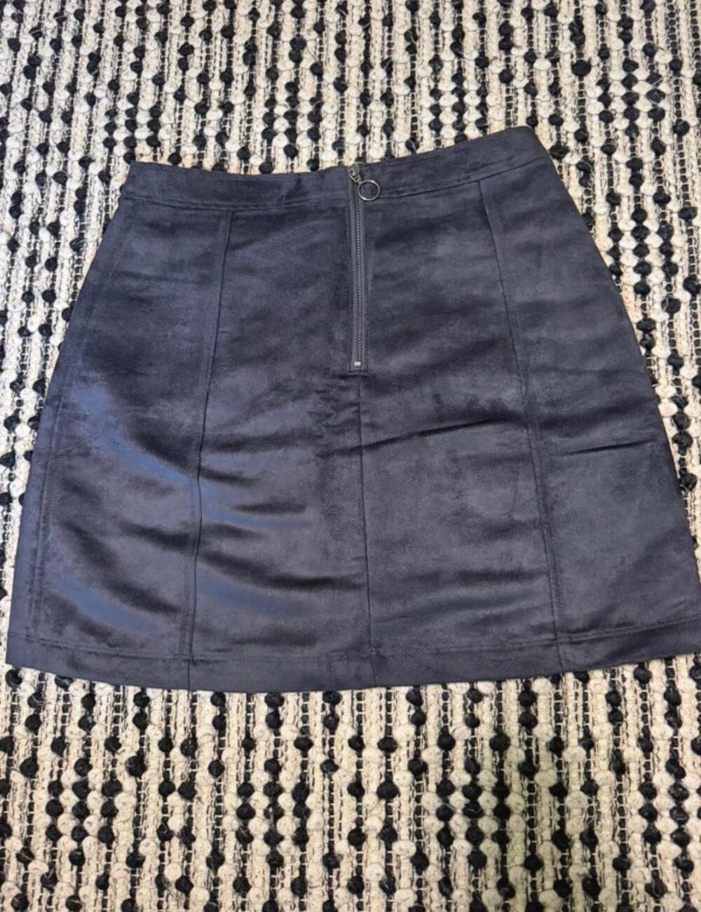 Old Navy Black Faux Suede Mini Skirt Size 4 Front Zip Pockets